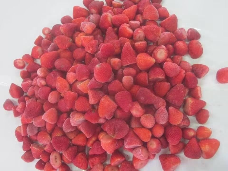 فراولة مجمدة كاملة